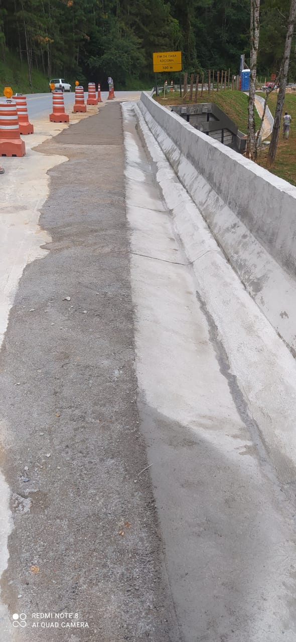 Barreira de Concreto Tipo New Jersey